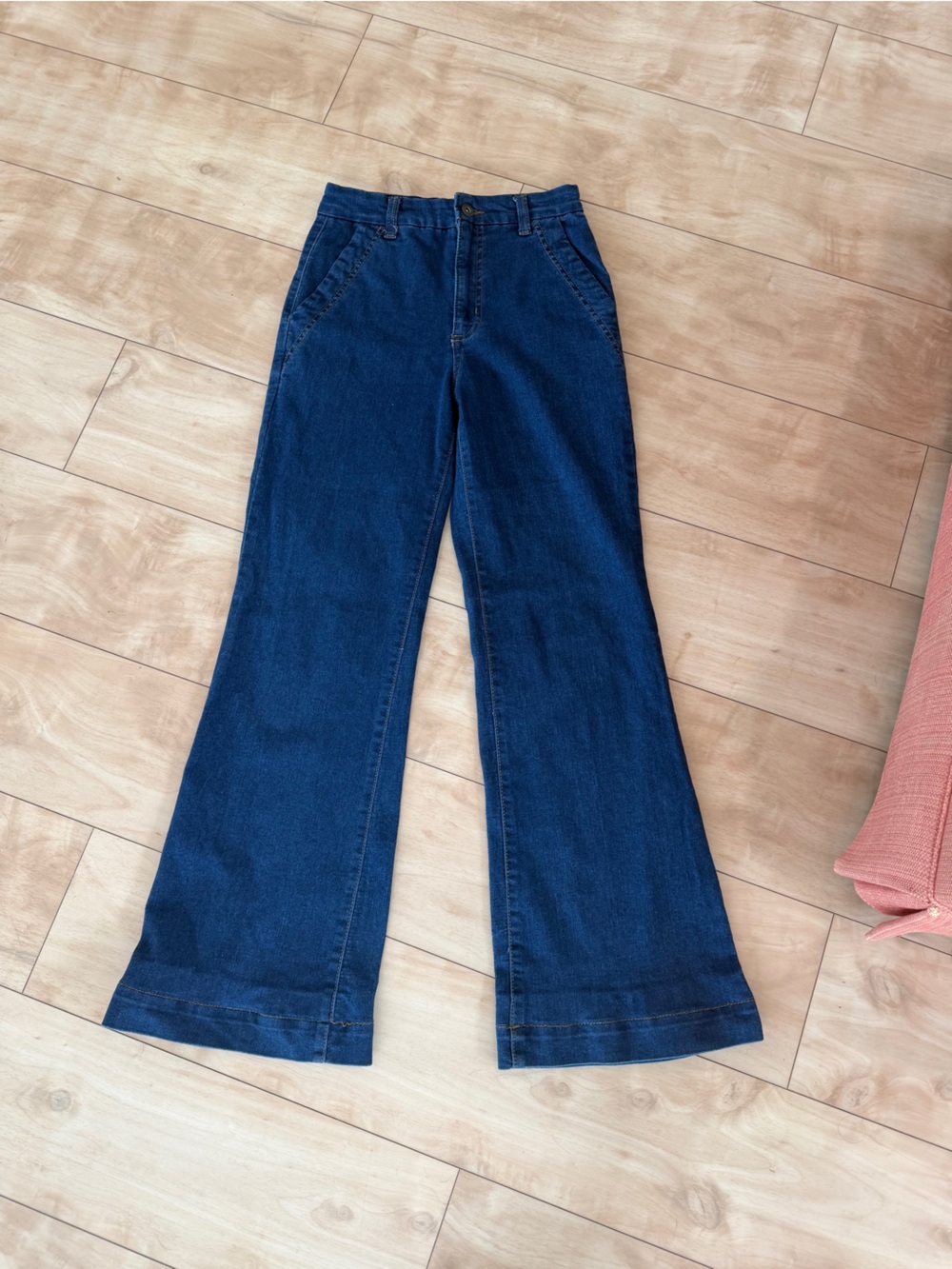 Classic Wide-Leg Women's Jeans in Dark Blue